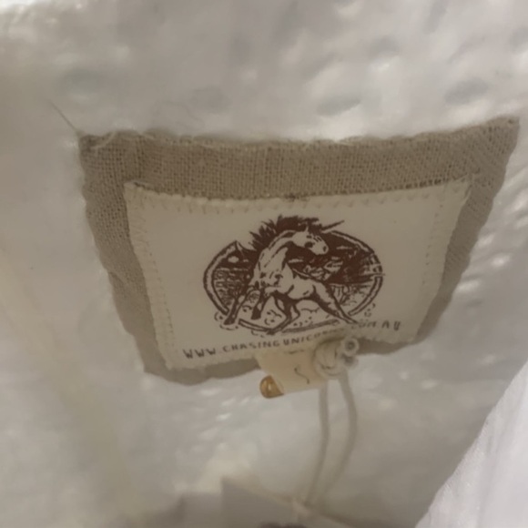 NWT CHASING UNICORNS White Eyelet Back Bow Ruffle V Neck Midi Dress Size Small - Picture 8 of 10